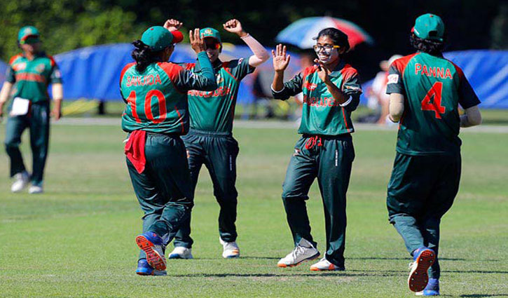 Cabinet hails women cricket team