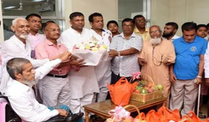 PM greets FFs with gifts on Pahela Baishakh