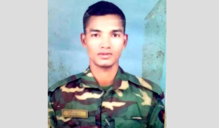 Soldier Raihan laid to rest with due respect