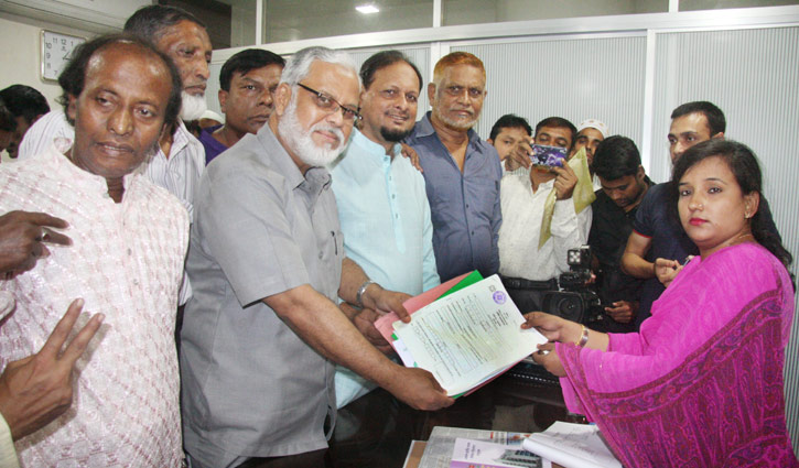 Ershad buys nomination paper for Dhaka-17