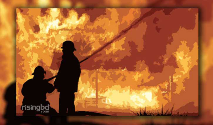 Fire burns 3 shops in Gazipur
