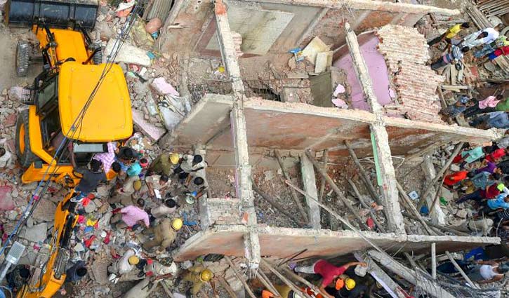 5 dead as building collapses in Delhi