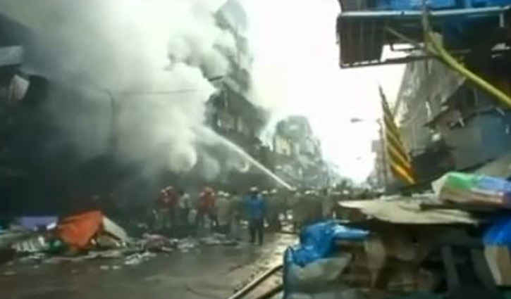 Fierce fire breaks out at Kolkata's Bagri market