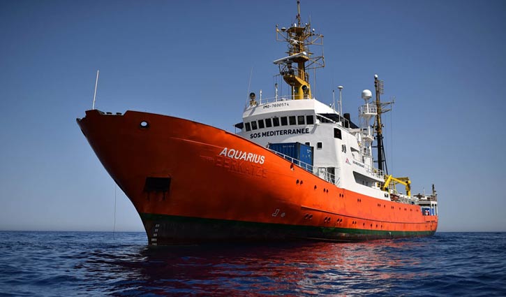 Panama pulls migrant rescue boat's registration