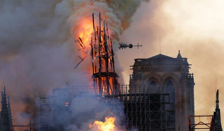 Massive fire ravages Paris cathedral