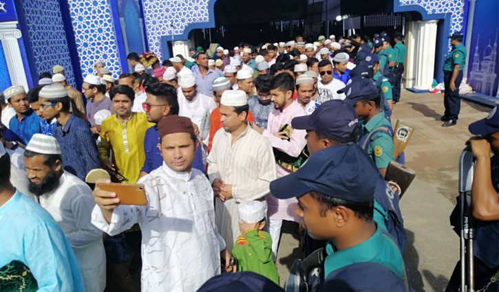 Main Eid jamaat held at National Eidgah