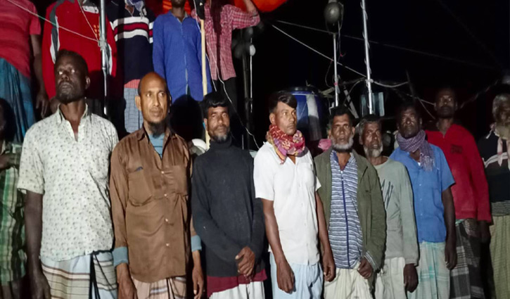 Myanmar sends back 17 Bangladeshi fishermen