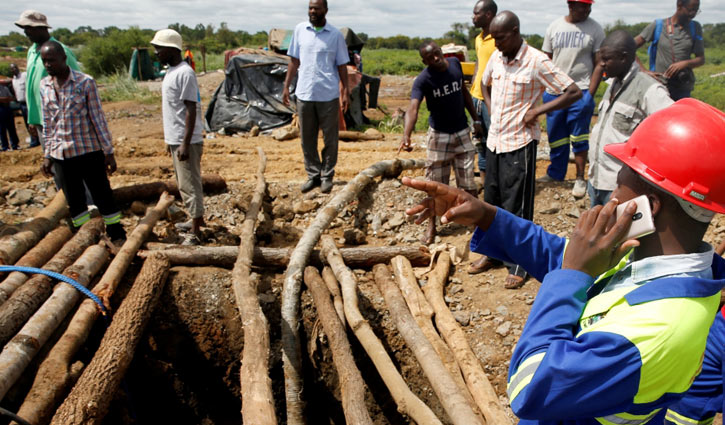 60 feared dead in Zimbabwe gold mine flood