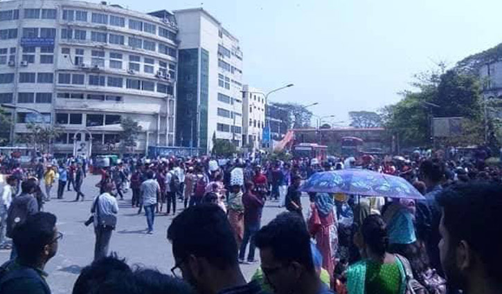 Students besiege Shahbagh for safer roads