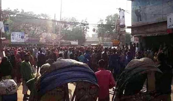 Apparel workers block road in city’s Adabor