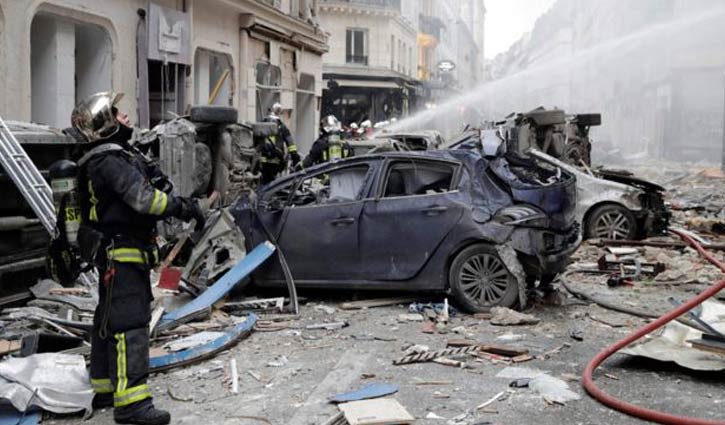 Paris gas explosion kills three in city centre