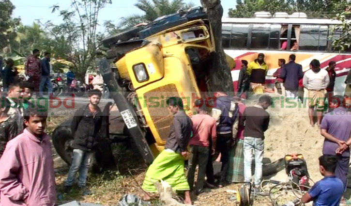 Rajshahi road crashes kill 2