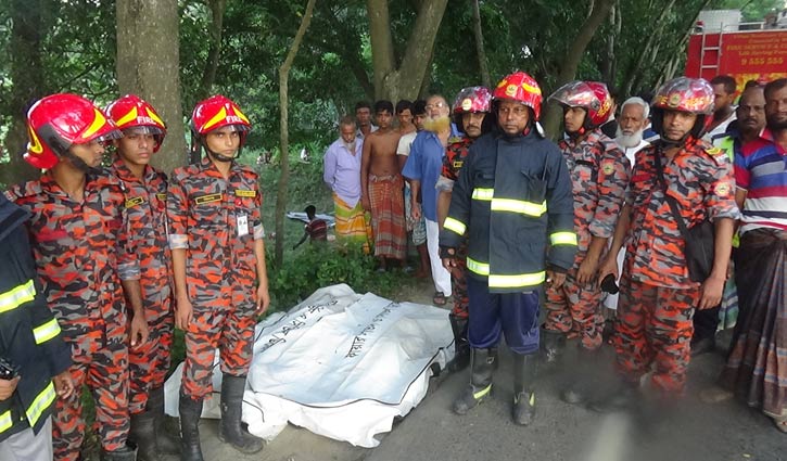 Two labourers killed in Faridpur road accident