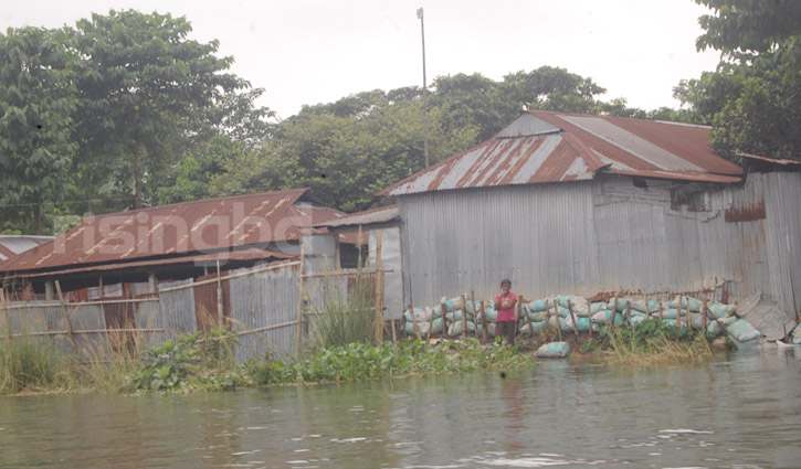 Flood hits 13 upazilas in Sylhet
