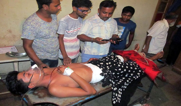 Miscreants cut tendon of college student in Jashore