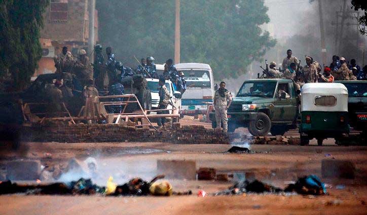 60 dead in crackdown on Sudan protesters