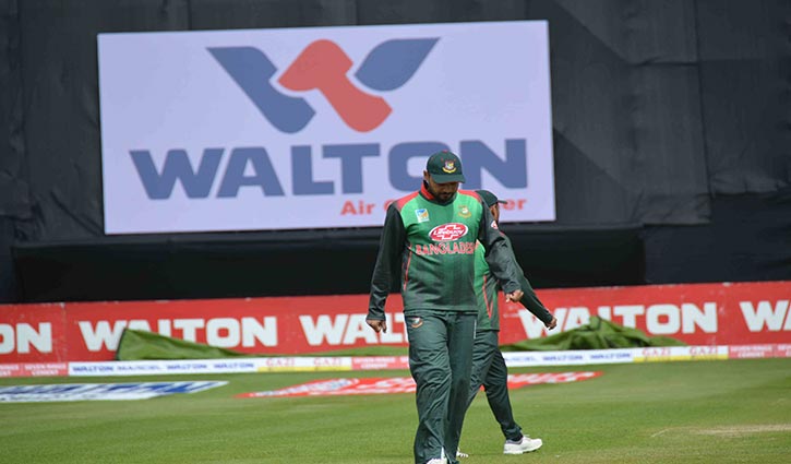 Bangladesh win toss, opt to bowl
