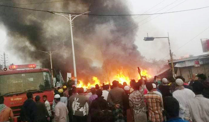 35 shops gutted in fire