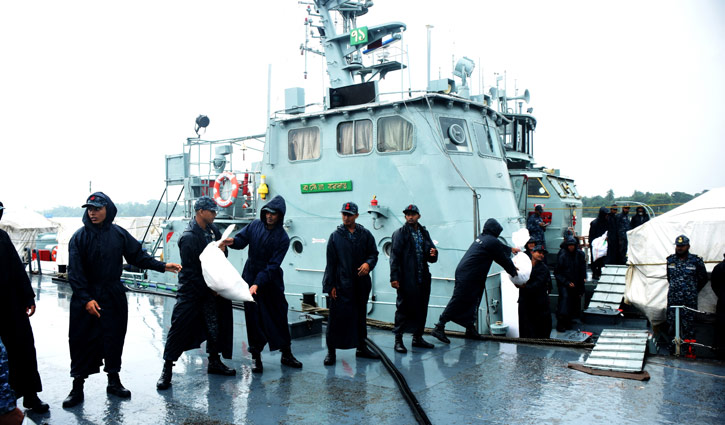 Cyclone Bulbul: 10 navy ships, medical team kept ready