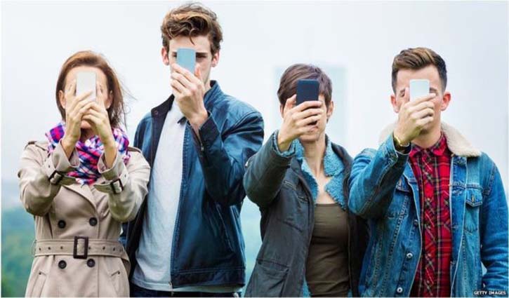 Smartphone becomes addiction for young people
