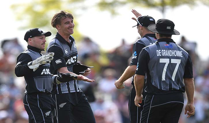 England collapse as New Zealand take series lead