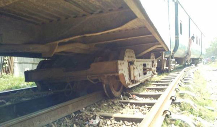 Train derails at Bhairab, rail link snapped