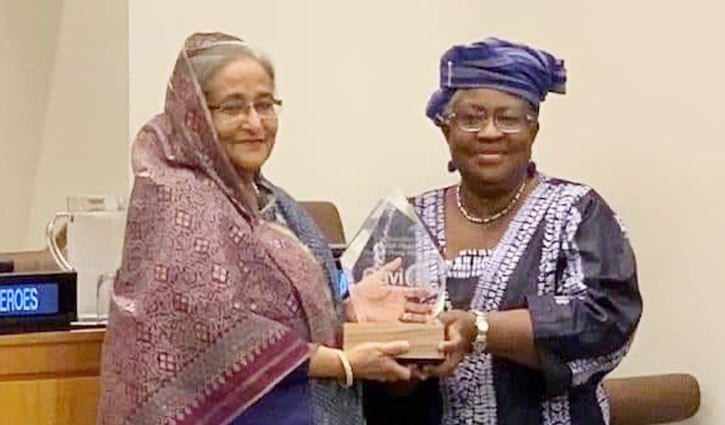 PM conferred with ‘Vaccine Hero’ award