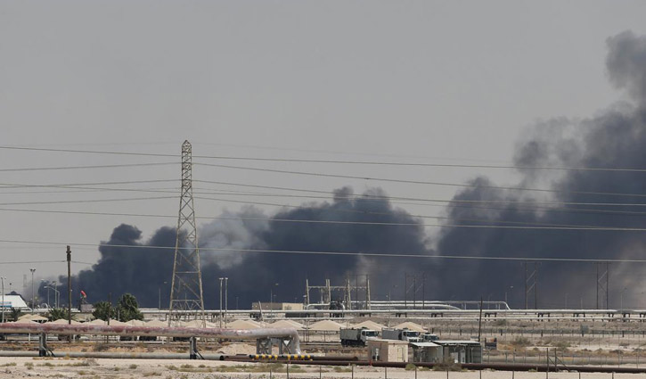 Saudi Arabia shuts down half its oil production