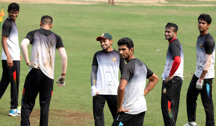 Bangladesh cricketers start practice