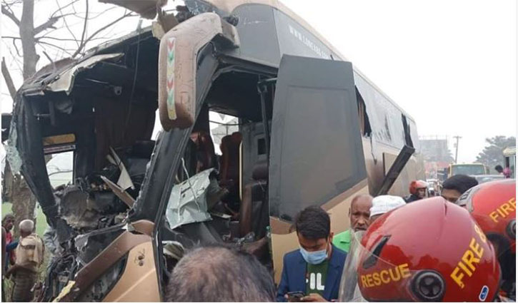 Collision between two buses kills 8 in Sylhet