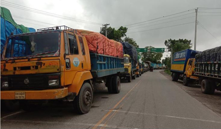 Over 300 trucks stuck at Paturia-Daulatdia ferry terminal