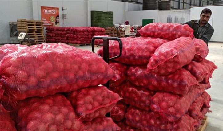 Indian ban on onion exports goes