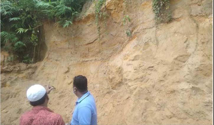 Two dead in Ramu hill collapse