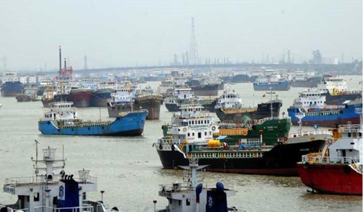 River vessel workers go on indefinite strike in Barishal