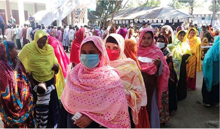 Voting in Dhaka-18, Sirajganj-1 by-polls underway