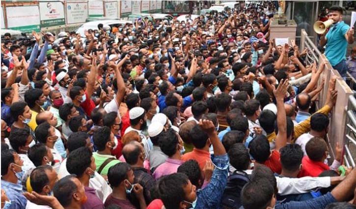 Ticket seekers crowd at Karwan Bazar