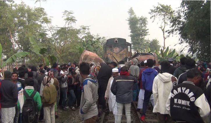 12 killed as train hits bus in Joypurhat