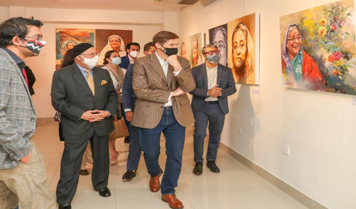US Ambassador Miller visits art exhibition on PM at Cosmos Centre