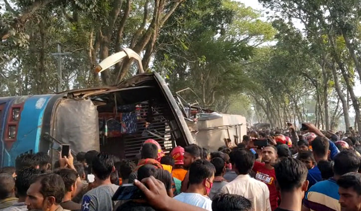 Bus-truck collision kills 10 in Jhenaidah