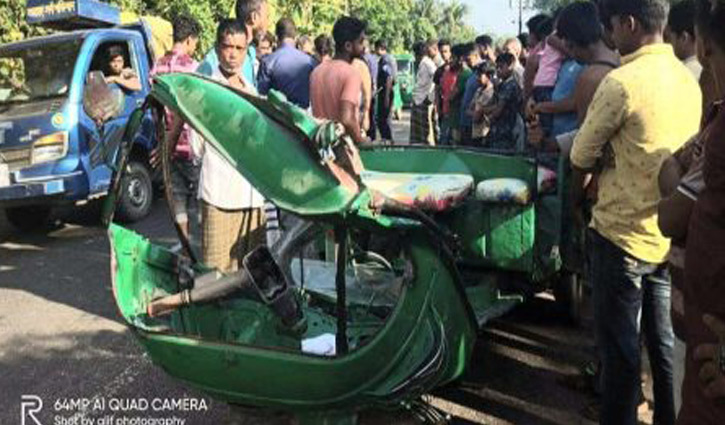 Road crashes kill 3 in Feni