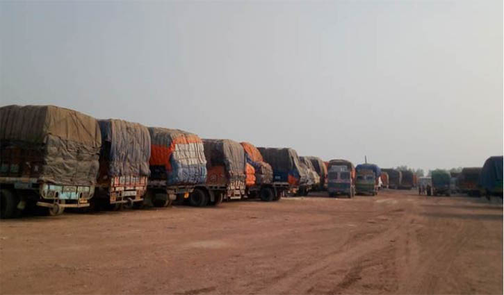 Indian truck drivers facing sufferings at Hili Landport