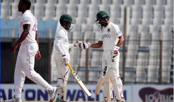 Bangladesh lose four wickets