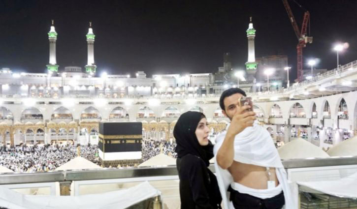 Selfies, videos banned in Makkah, Medina