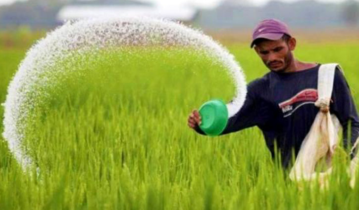 Govt to import 4.5 lakh mt of fertilizer