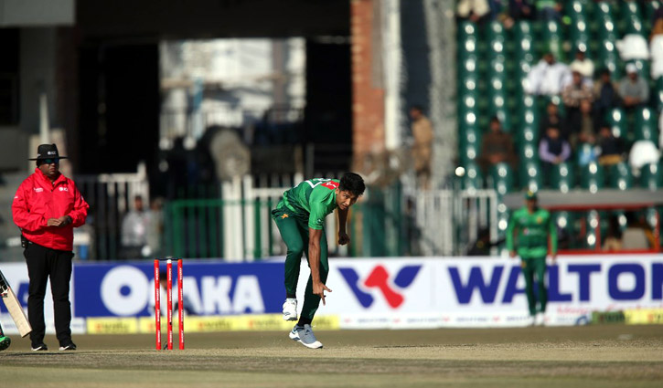 Bangladesh set Pakistan 142-run target