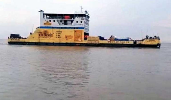 Ferry services resume on Shimulia-Kathalbari route after 22 hrs