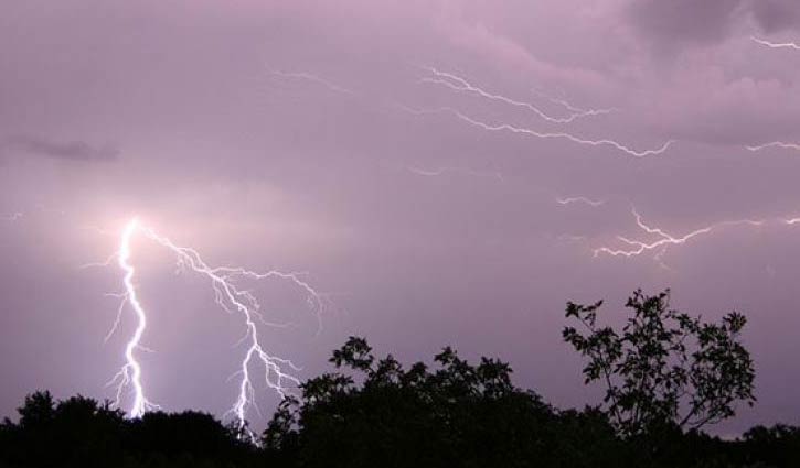 Lightning strikes kill 4 in Lalmonirhat