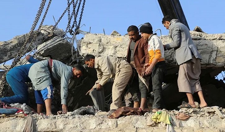 Airstrike on Yemen prison leaves 70 dead