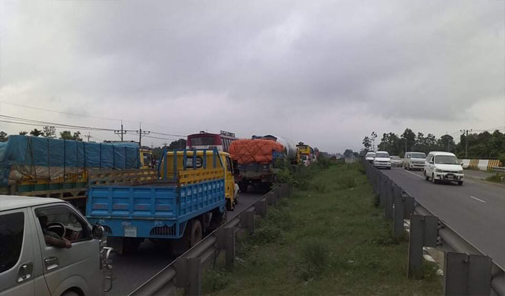 20-km traffic jam on Dhaka-Tangail highway