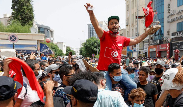 Tunisia protests continue despite PM’s sack